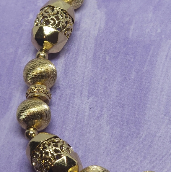 Vintage 1960s Signed Monet Goldtone Chunky Beaded Necklace - Picture 7 of 8